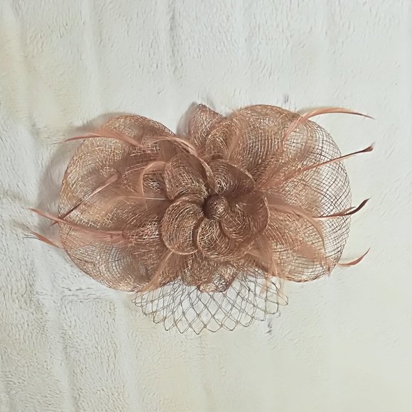 Fascinator - Cream . (Brand New) - Picture 2 of 2